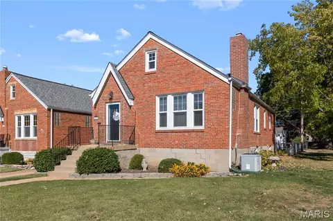 5701 Pernod Ave, Saint Louis, MO 63139