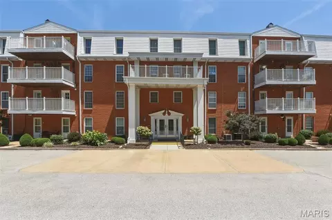 14443 Bantry Ln #16, Chesterfield, MO 63017