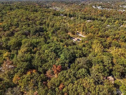 659 Castlecliff Rd, Ballwin, MO 63021 photo 5