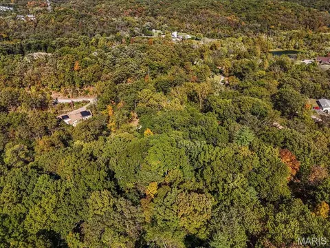 659 Castlecliff Rd, Ballwin, MO 63021 photo 3
