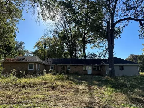 10477 Toelle Ln, Riverview, MO 63137