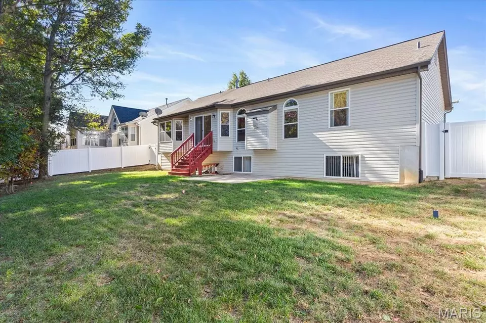 Exterior - 519 Sceptre Rd, Wentzville, MO 63385 photo 5 of 6