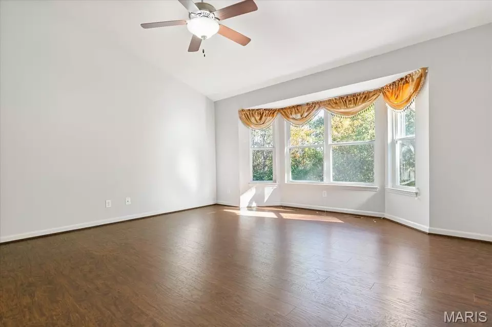 Living - 519 Sceptre Rd, Wentzville, MO 63385 photo 8 of 9