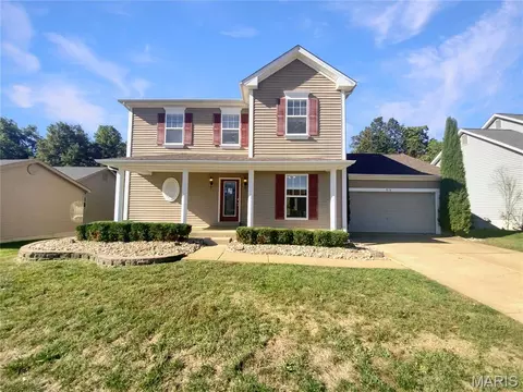 615 Courageous Ln, Wentzville, MO 63385