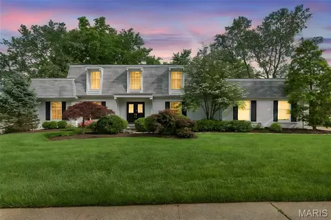 15166 Chamisal Dr, Chesterfield, MO 63017