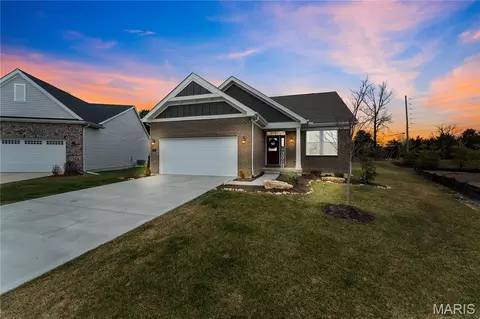 5 Spinney Bough Ct, Wentzville, MO 63385