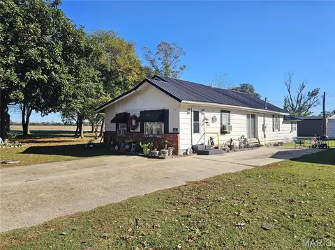 406 N Anderson Ave, Gideon, MO 63848