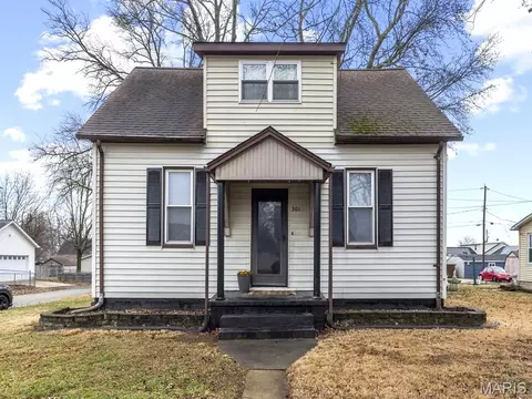 301 W Hanover St, New Baden, IL 62265