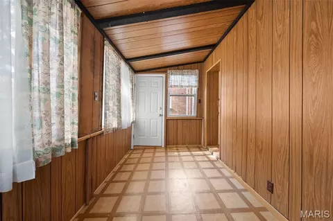 Exterior - 4936 Gresham Ave, Saint Louis, MO 63109 photo 6 of 11