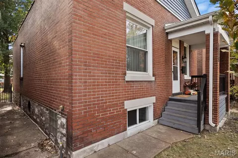 Exterior - 4936 Gresham Ave, Saint Louis, MO 63109 photo 3 of 11