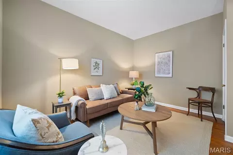 Living - 4936 Gresham Ave, Saint Louis, MO 63109 photo 1 of 1