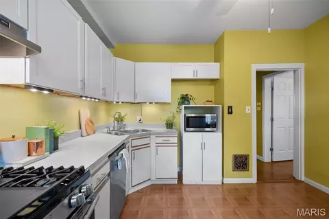 Kitchen - 4936 Gresham Ave, Saint Louis, MO 63109 photo 1 of 3