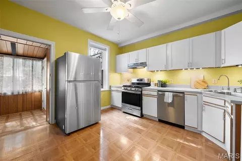 Kitchen - 4936 Gresham Ave, Saint Louis, MO 63109 photo 3 of 3