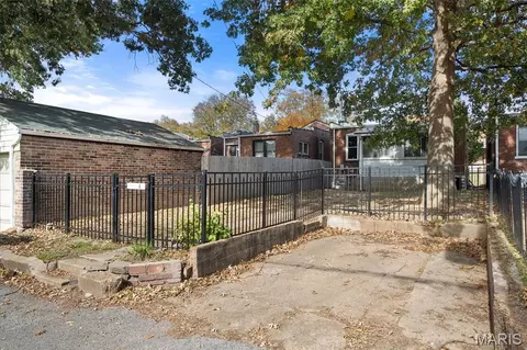 Exterior - 4936 Gresham Ave, Saint Louis, MO 63109 photo 11 of 11