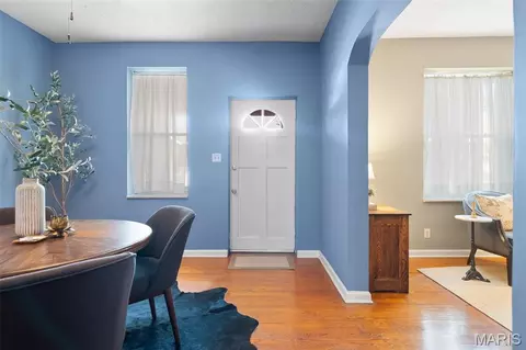 Entry Way - 4936 Gresham Ave, Saint Louis, MO 63109 photo 1 of 1