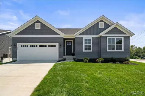 960 Brookfield Chase Ct, Florissant, MO 63031