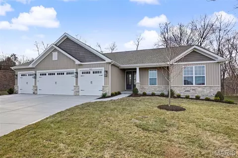 1060 Morgan Meadow Dr, Wentzville, MO 63385