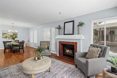 Living - 1872 Ridgeview Circle Dr, Ballwin, MO 63021 photo 3 of 4