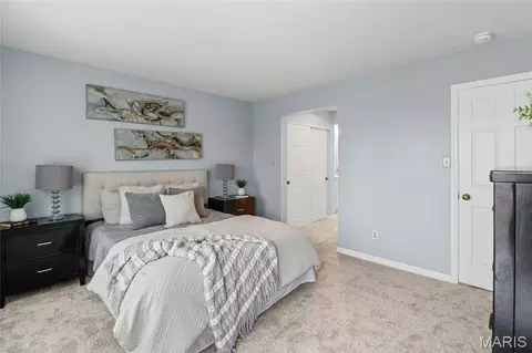 Bedroom - 1872 Ridgeview Circle Dr, Ballwin, MO 63021 photo 5 of 6