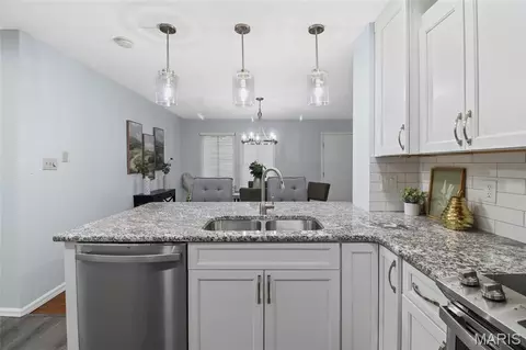 Kitchen - 1872 Ridgeview Circle Dr, Ballwin, MO 63021 photo 4 of 4