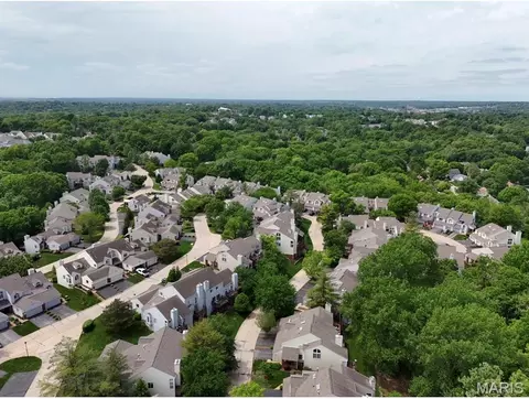 View/Area - 1872 Ridgeview Circle Dr, Ballwin, MO 63021 photo 2 of 2
