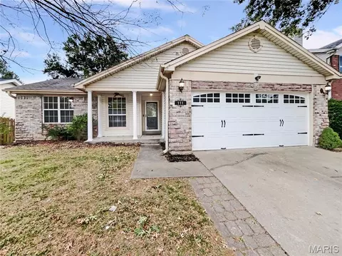 111 Barrington Dr, Saint Peters, MO 63376