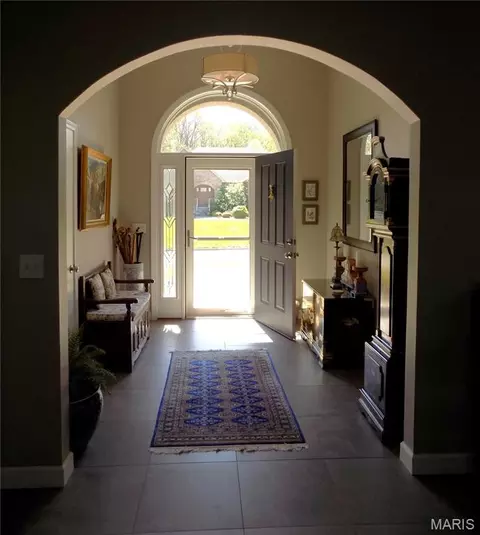 Entry Way - 1011 Carriage Ln, Rolla, MO 65401 photo 3 of 10