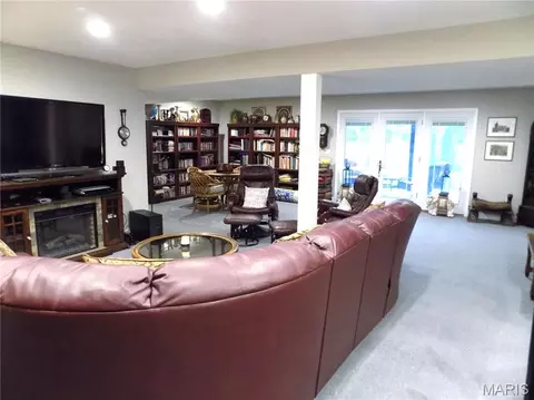Living - 1011 Carriage Ln, Rolla, MO 65401 photo 3 of 3