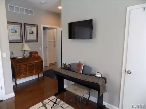Entry Way - 1011 Carriage Ln, Rolla, MO 65401 photo 5 of 10