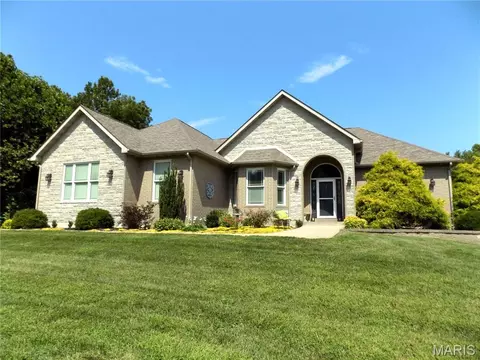 Exterior - 1011 Carriage Ln, Rolla, MO 65401 photo 2 of 23