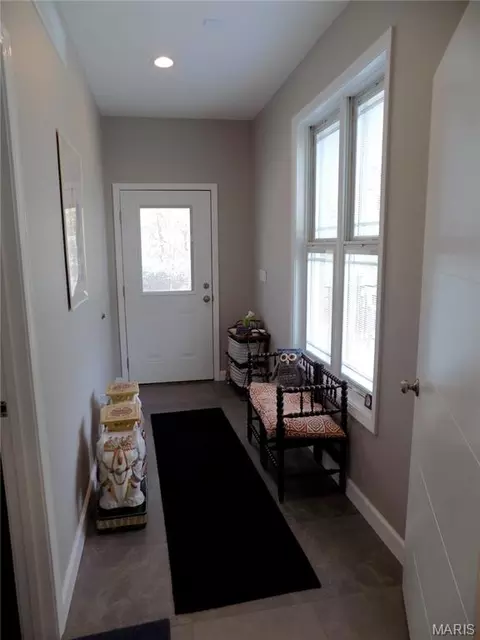 Entry Way - 1011 Carriage Ln, Rolla, MO 65401 photo 6 of 10
