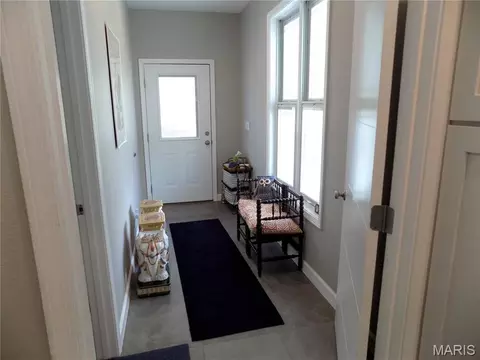 Entry Way - 1011 Carriage Ln, Rolla, MO 65401 photo 7 of 10