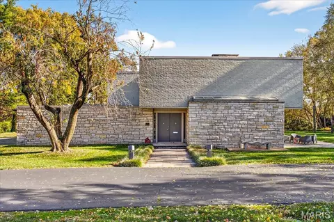 12 E Brentmoor Park, Clayton, MO 63105