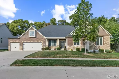 377 Sturbridge Dr, Saint Charles, MO 63303 photo 1