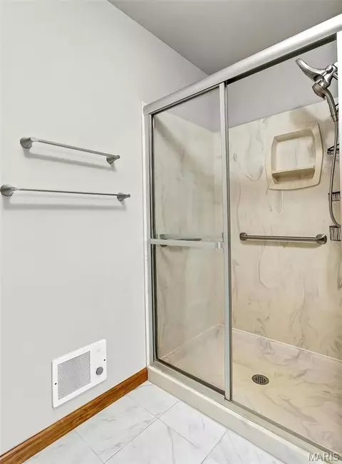 Bath - 413 Alborado Dr, Washington, MO 63090 photo 2 of 6