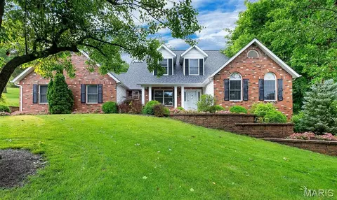 413 Alborado Dr, Washington, MO 63090