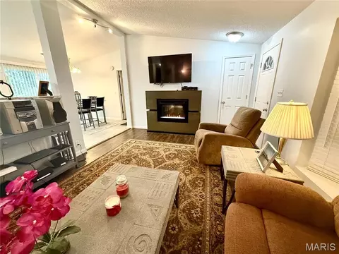 6207 Iriquois Dr #6203, French Village, MO 63036