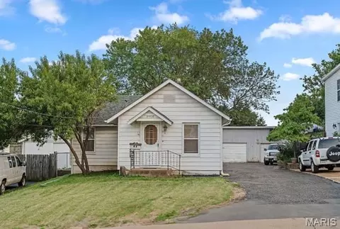 8908 W Pendleton Ave, Saint Louis, MO 63144 photo 1