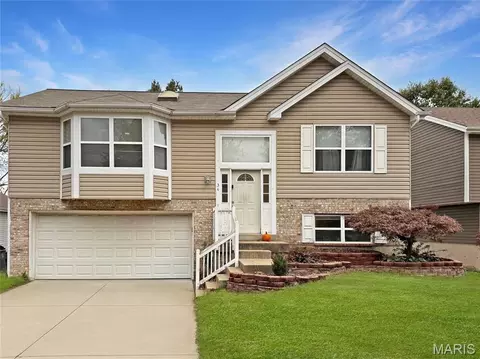 34 Aspen Pointe Dr, Saint Peters, MO 63376