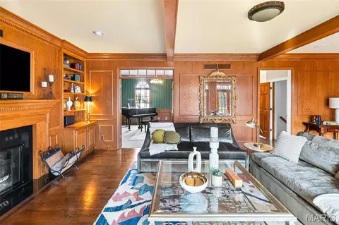 Living - 115 Cobblestone Hills Rd, O'fallon, IL 62269 photo 4 of 6