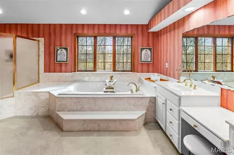 Bath - 115 Cobblestone Hills Rd, O'fallon, IL 62269 photo 8 of 13