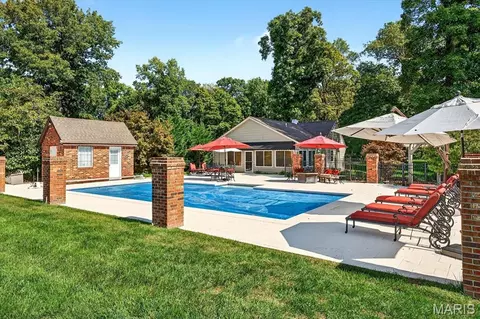 Exterior - 115 Cobblestone Hills Rd, O'fallon, IL 62269 photo 3 of 19