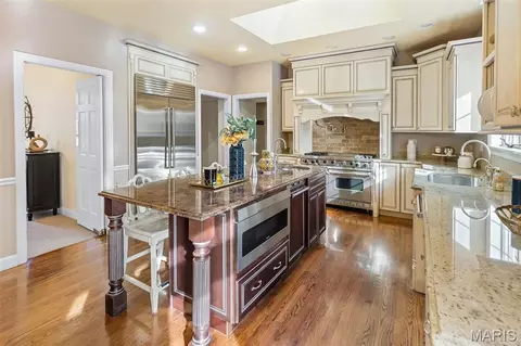 Kitchen - 115 Cobblestone Hills Rd, O'fallon, IL 62269 photo 2 of 7