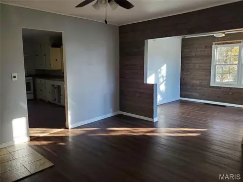 Living - 222 Buchanan St, Waterloo, IL 62298 photo 1 of 3