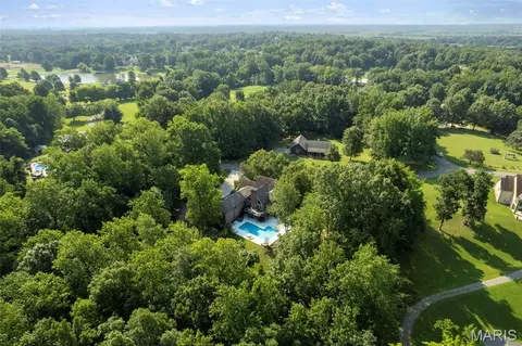 184 Country View Dr, Benton, MO 63736