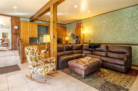 Living - 347 Roller Rd, Saint Clair, MO 63077 photo 1 of 6