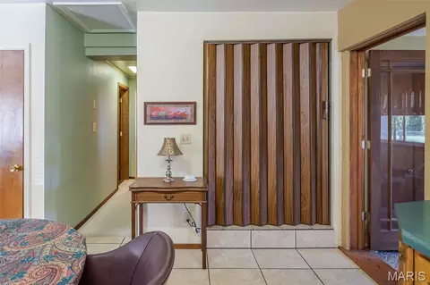 Entry Way - 347 Roller Rd, Saint Clair, MO 63077 photo 2 of 2