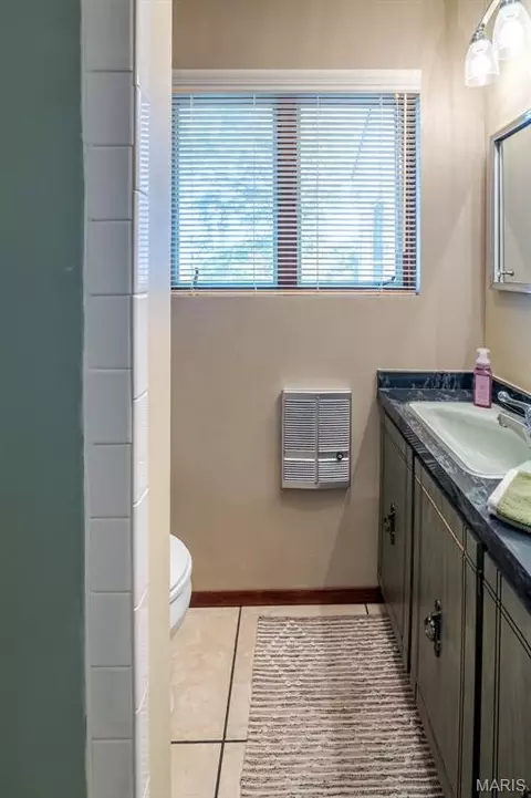 Bath - 347 Roller Rd, Saint Clair, MO 63077 photo 5 of 5