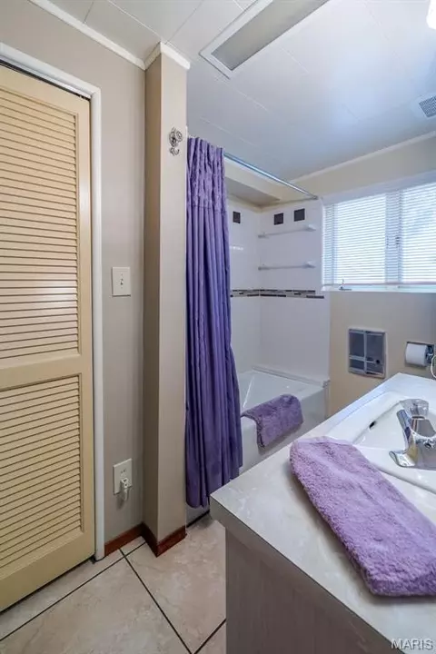 Bath - 347 Roller Rd, Saint Clair, MO 63077 photo 4 of 5