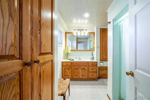 Bath - 347 Roller Rd, Saint Clair, MO 63077 photo 1 of 5